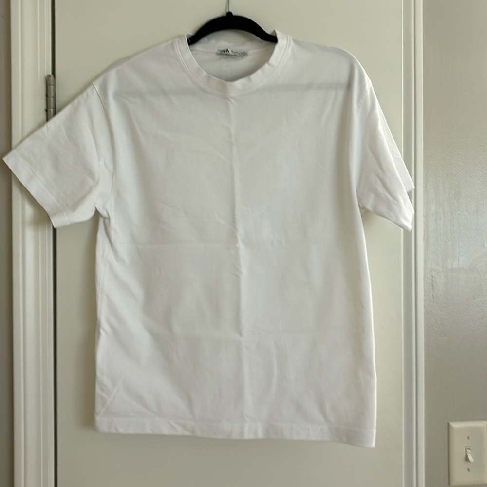 Men’s white Zara t-shirt size small